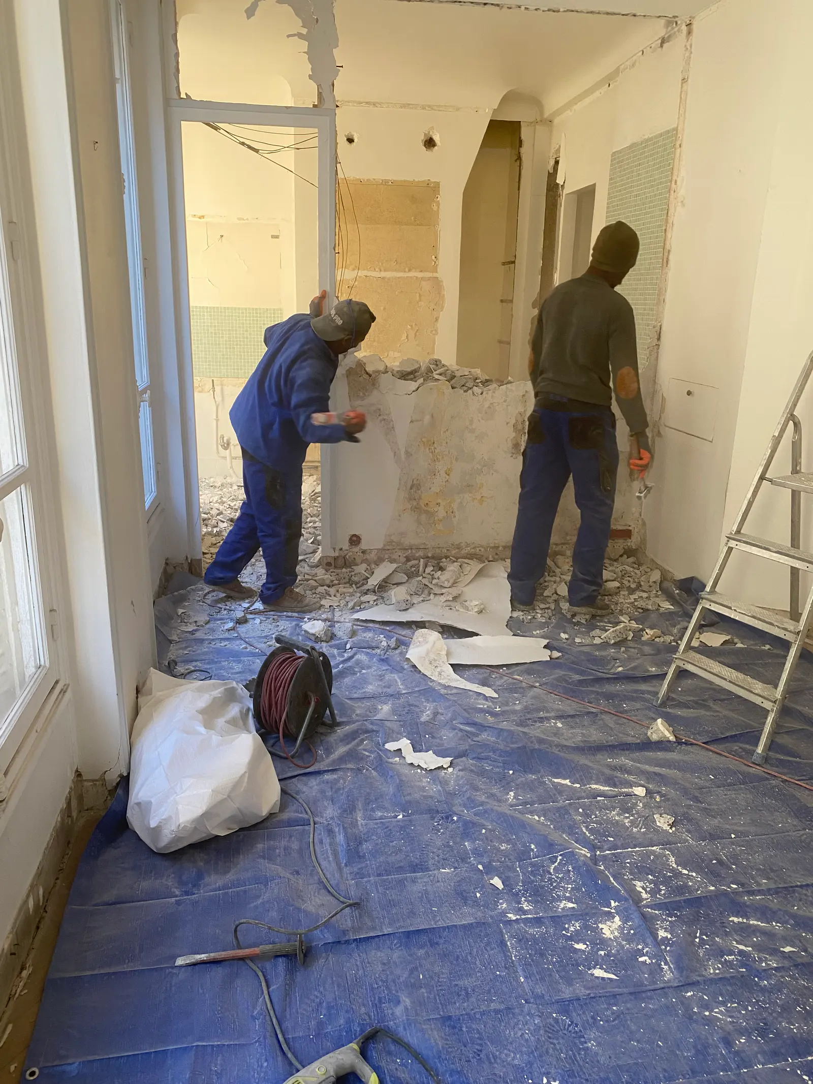 Intervention de débarras - Débarras et démolition intérieure à Paris